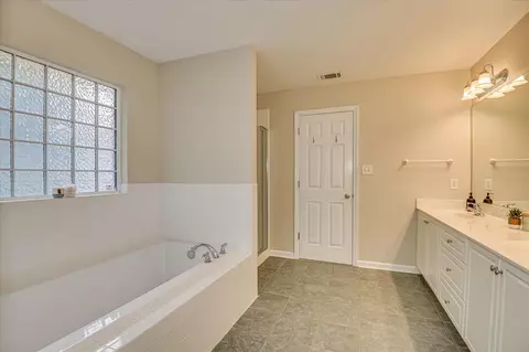 Bath - 1210 Windsor St, Evans, GA 30809 photo 3 of 6