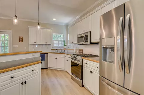 Kitchen - 1210 Windsor St, Evans, GA 30809 photo 5 of 8