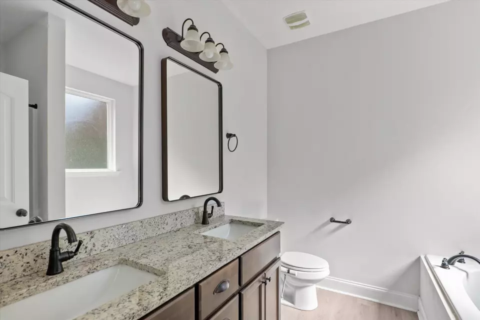 Bath - 532 Nassau, North Augusta, SC 29860 photo 2 of 5