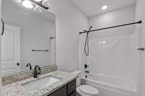 Bath - 532 Nassau, North Augusta, SC 29860 photo 1 of 5