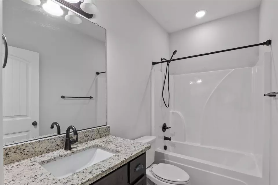 Bath - 532 Nassau, North Augusta, SC 29860 photo 1 of 5