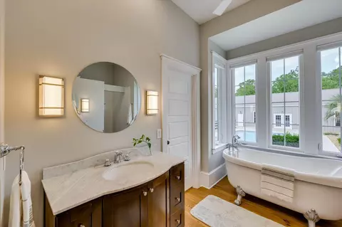 Bath - 209 Fairwind Rd, Windsor, SC 29856 photo 2 of 7