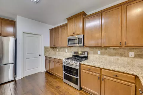Kitchen - 149 Equinox Loop, Aiken, SC 29803 photo 4 of 6
