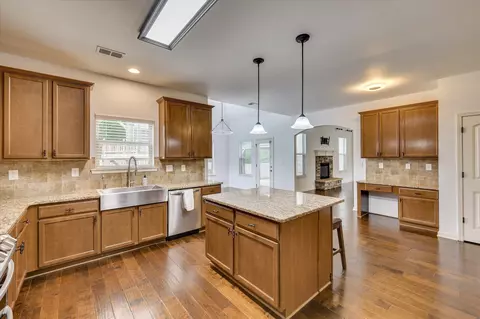 Kitchen - 149 Equinox Loop, Aiken, SC 29803 photo 6 of 6