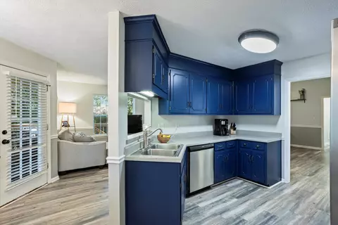 Kitchen - 71 Suffolk Dr, Aiken, SC 29803 photo 1 of 4