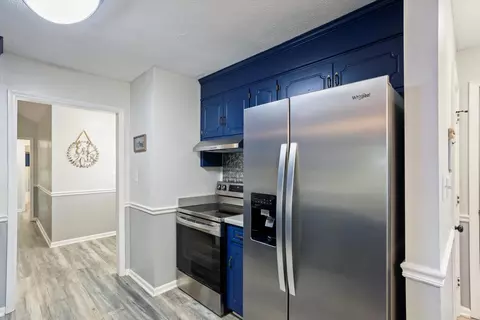 Kitchen - 71 Suffolk Dr, Aiken, SC 29803 photo 2 of 4