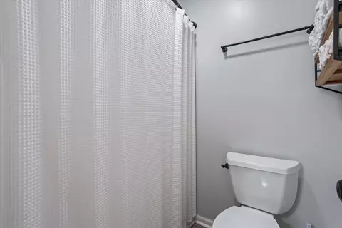 Bath - 71 Suffolk Dr, Aiken, SC 29803 photo 3 of 3