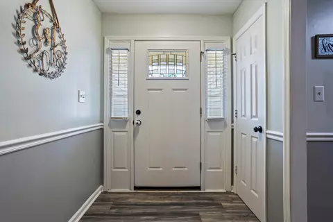 Entry Way - 71 Suffolk Dr, Aiken, SC 29803 photo 1 of 4
