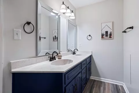 Bath - 71 Suffolk Dr, Aiken, SC 29803 photo 2 of 3
