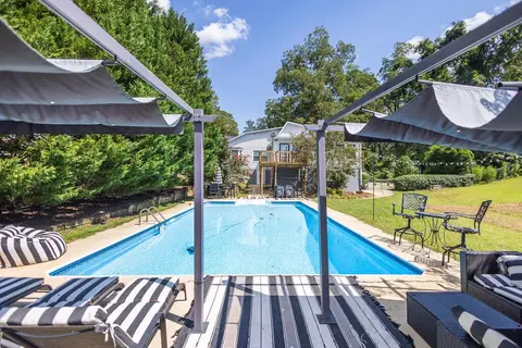 Exterior - 237 Wigfall St, Edgefield, SC 29824 photo 5 of 7