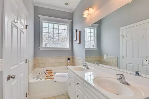 Bath - 2545 Grier Cir, Evans, GA 30809 photo 2 of 3