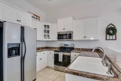 Kitchen - 2545 Grier Cir, Evans, GA 30809 photo 2 of 4