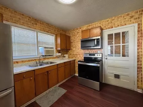 Kitchen - 913 Springfield Rd, Springfield, SC 29146 photo 2 of 3