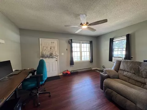 Living - 913 Springfield Rd, Springfield, SC 29146 photo 2 of 2