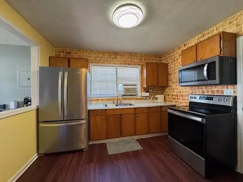 Kitchen - 913 Springfield Rd, Springfield, SC 29146 photo 1 of 3