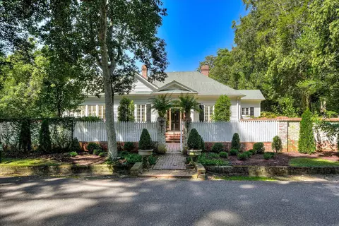 335 Sumter St SE, Aiken, SC 29801