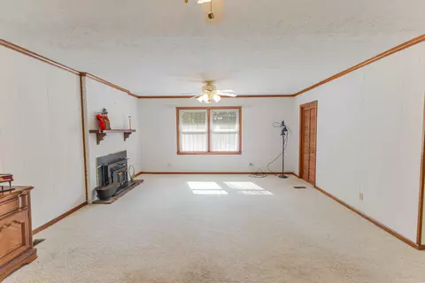 Living - 611 4th St #EXT, Jackson, SC 29831 photo 3 of 4