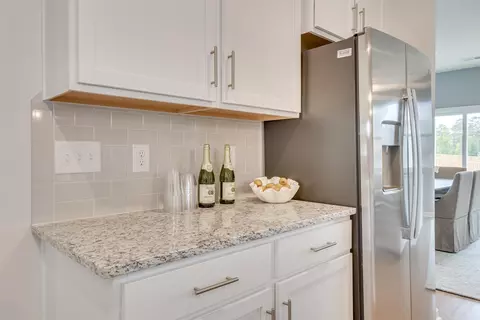 Kitchen - 349 Tupelo Pass, Harlem, GA 30814 photo 5 of 8