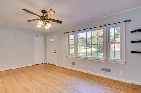 Living - 510 4th St, Jackson, SC 29831 photo 2 of 4