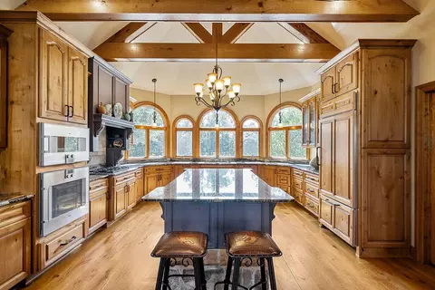 Kitchen - 1029 Shell Bluff Dr, Aiken, SC 29803 photo 4 of 5