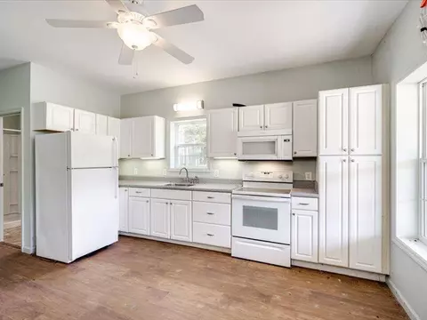 Kitchen - 303 N Windsor Rd, Windsor, SC 29856 photo 5 of 6