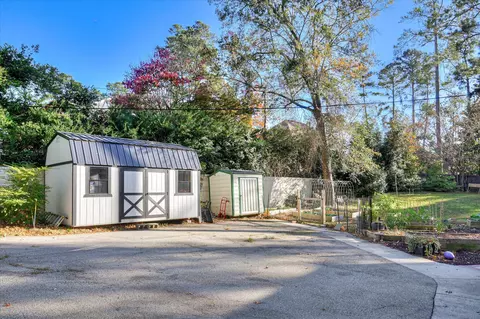 Exterior - 802 Camellia Rd, Augusta, GA 30909 photo 5 of 11