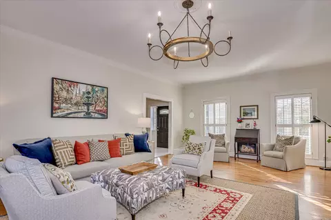 Living - 802 Camellia Rd, Augusta, GA 30909 photo 6 of 10