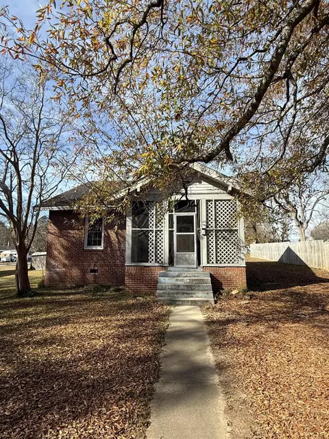 136 Mccary St, Edgefield, SC 29824