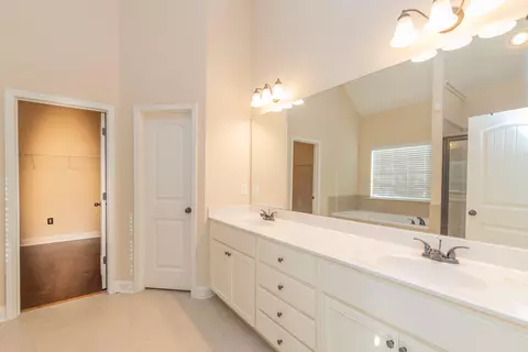 Bath - 455 Equinox Loop, Aiken, SC 29803 photo 2 of 4