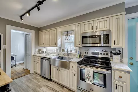 336 Wigfall St, Edgefield, SC 29824 photo 4