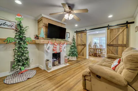 336 Wigfall St, Edgefield, SC 29824 photo 2