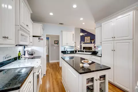 Kitchen - 140 Willow Oak Loop, Aiken, SC 29803 photo 2 of 4