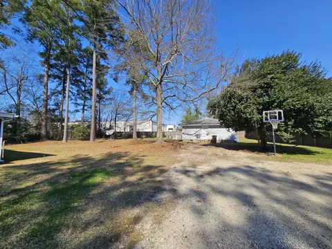 2046 Garnet Ln, Aiken, SC 29803