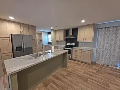 1014 Hull Ln, Williston, SC 29853 photo 4