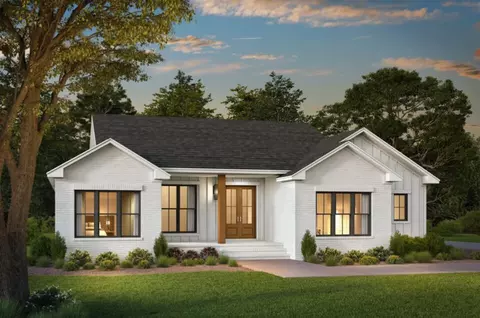 421 Bauskett St, Edgefield, SC 29824