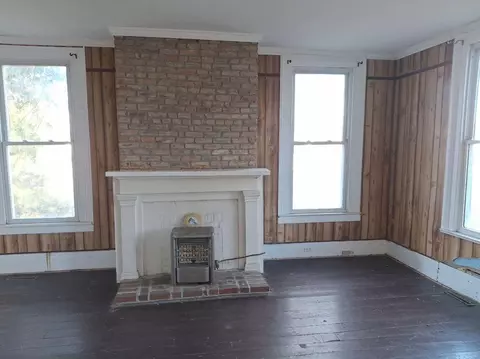 Living - 200 Dubose St, Ridge Spring, SC 29129 photo 4 of 11