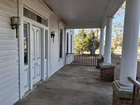 Exterior - 200 Dubose St, Ridge Spring, SC 29129 photo 2 of 10