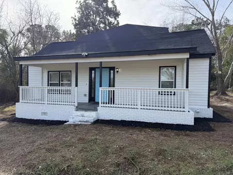 447 Glover St, Edgefield, SC 29824