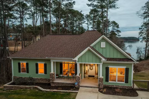137 Memorial Dr, Mccormick, SC 29835