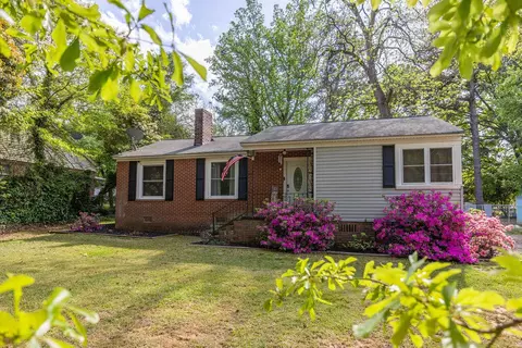 823 Sunset Dr, Greenwood, SC 29646