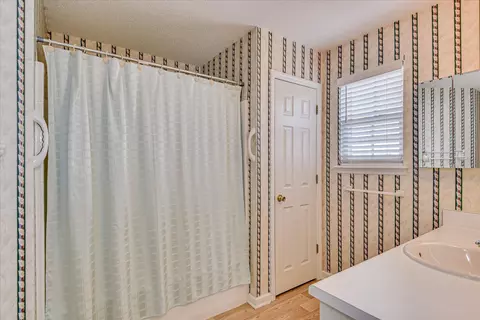 Bath - 2006 Bromley Ct, Augusta, GA 30909 photo 1 of 4