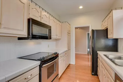 Kitchen - 46 Juniper Loop, Aiken, SC 29803 photo 2 of 3