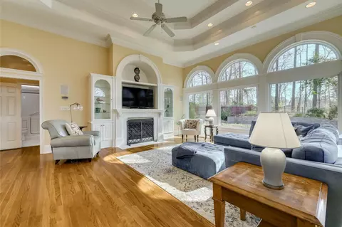 Living - 4139 Hammonds Fry, Evans, GA 30809 photo 5 of 10
