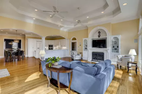 Living - 4139 Hammonds Fry, Evans, GA 30809 photo 8 of 10