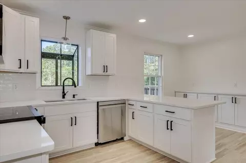 Kitchen - 3427 Heather Dr, Augusta, GA 30909 photo 7 of 9
