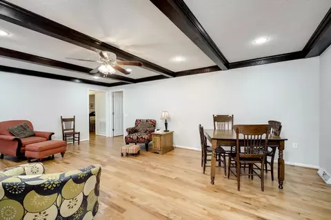 Dining - 7 Donna St, Williston, SC 29853 photo 1 of 3