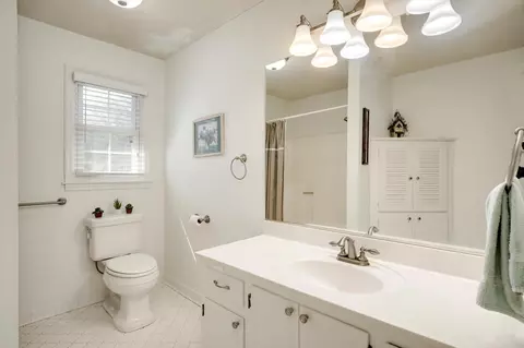 Bath - 7 Donna St, Williston, SC 29853 photo 1 of 2