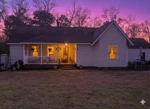 1080 Fox Young Rd, Wagener, SC 29164