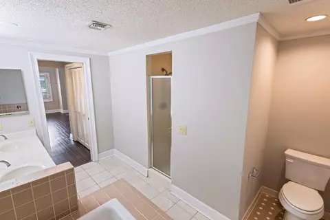 Bath - 1 7th St #805, Augusta, GA 30901 photo 3 of 5