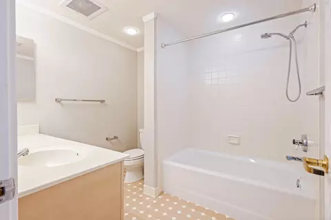 Bath - 1 7th St #805, Augusta, GA 30901 photo 5 of 5